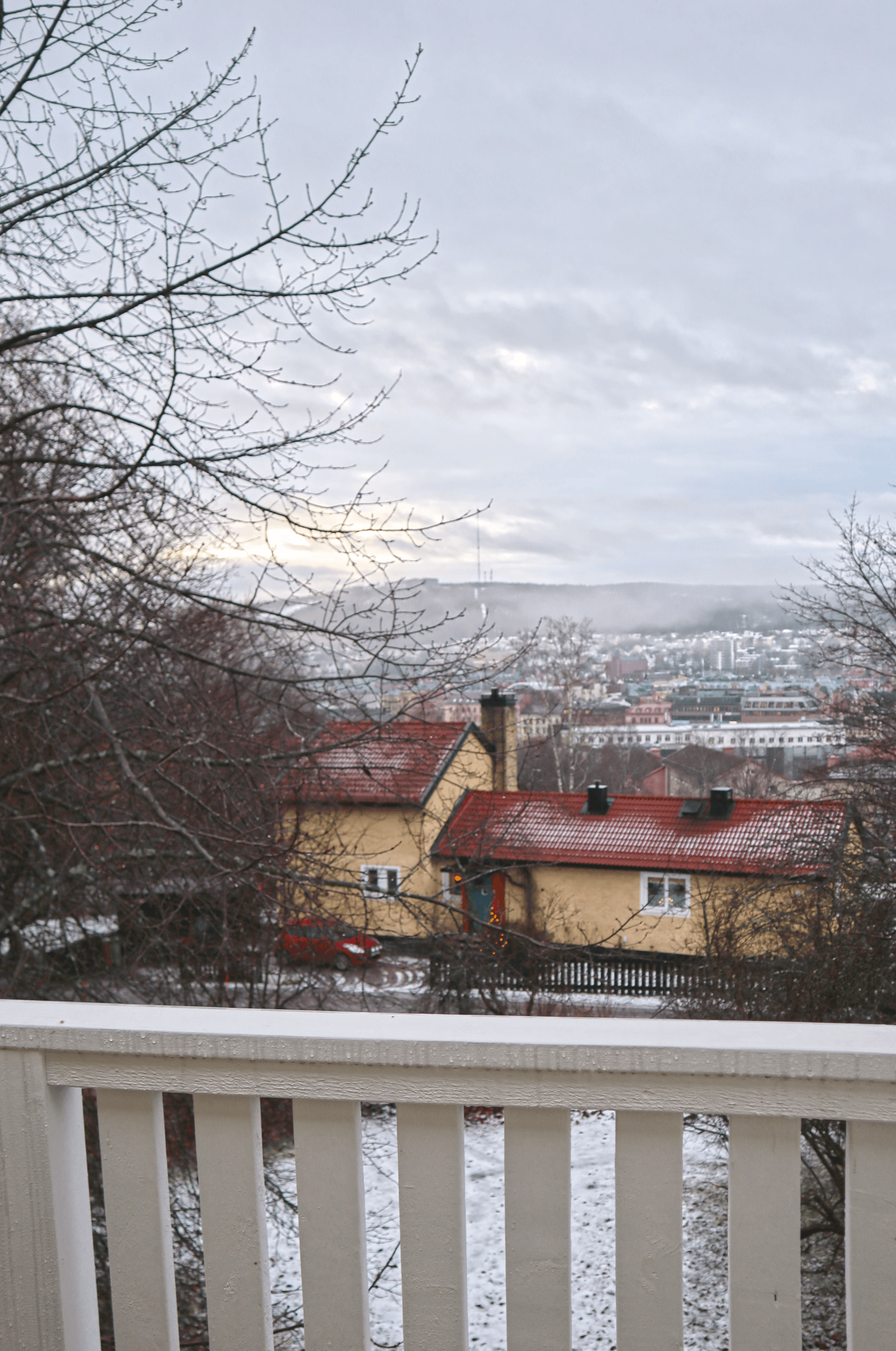 Utsikt över Södra berget från Villa Humlegården i Sundsvall